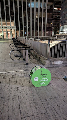 Pompe à vélo à Puteaux