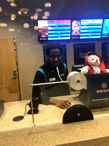 Movie Theater «Regal Cinemas Moorestown Mall 12 & RPX», reviews and photos, 400 NJ-38, Moorestown, NJ 08057, USA