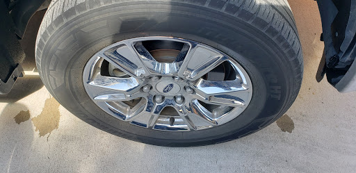 Car Wash «Carmel Car Wash: GM- Jorge Gamez», reviews and photos, 6140 E Mockingbird Ln, Dallas, TX 75214, USA