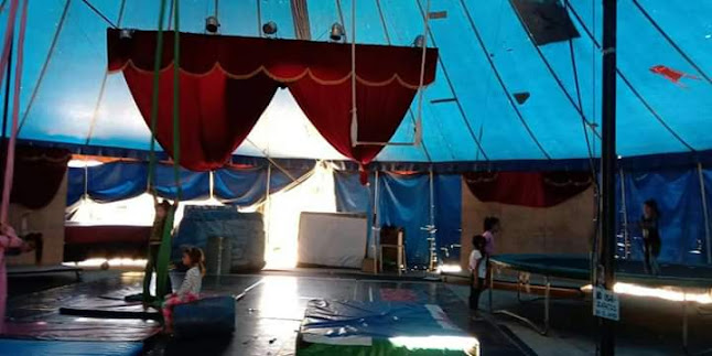 Comentarios y opiniones de Centro Cultural Carpa Azul Circo