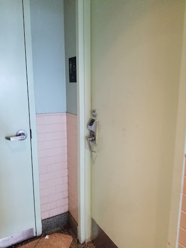 Bakery «Krispy Kreme Doughnuts», reviews and photos, 4302 Tacoma Mall Blvd, Tacoma, WA 98409, USA