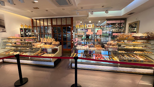 Pastelería Hojaldrería Cristina en Santoña, Cantabria