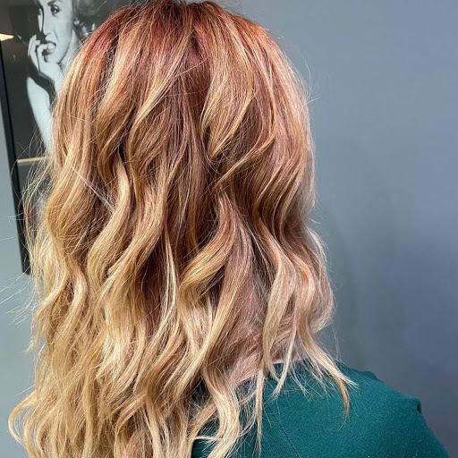 Beauty Salon «Hollywood Blonde Salon», reviews and photos, 140 N Kingshighway St, St Charles, MO 63301, USA