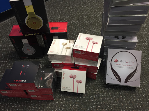 Cell Phone Store «Cellular Currency», reviews and photos, 911 Graham Rd #36, Cuyahoga Falls, OH 44221, USA