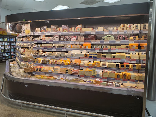 Grocery Store «H-E-B Grocery», reviews and photos, 7811 McPherson Rd, Laredo, TX 78045, USA