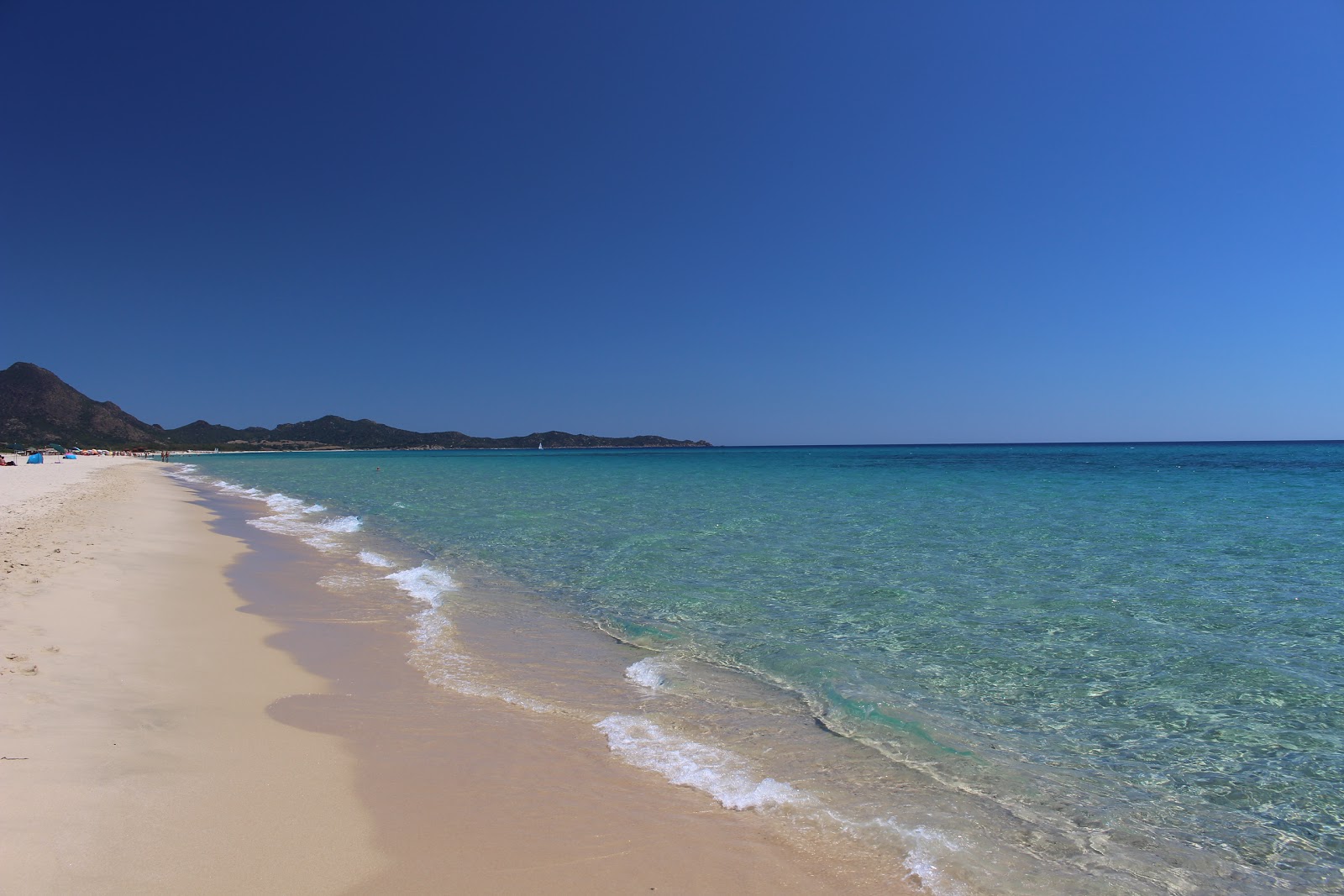 Foto von Piscina Rei Strand mit feiner beiger sand Oberfläche