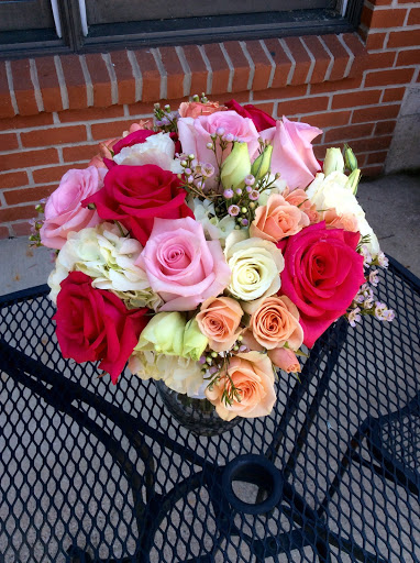 Florist «Back to the Fuchsia - A Flower Shop», reviews and photos, 439 Butler St, Saugatuck, MI 49453, USA