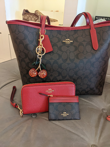 Outlet Mall «The Outlet Shoppes At Fremont», reviews and photos, 6245 N Old 27, Fremont, IN 46737, USA