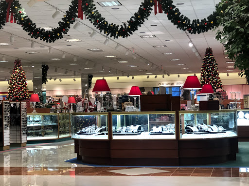 Department Store «Von Maur», reviews and photos, 115 Iowa River Landing Pl, Coralville, IA 52241, USA