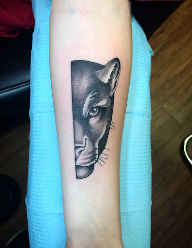 Tattoo Shop «Incredible Ink Tattoo», reviews and photos, 37 New Orleans Rd, Hilton Head Island, SC 29928, USA