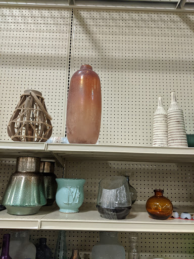 Home Goods Store «At Home», reviews and photos, 5901 Mercury Dr, Dearborn, MI 48126, USA