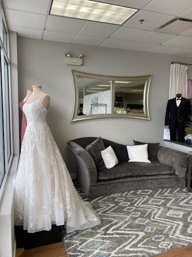 Bridal Shop «Bella Sposa Bridal Boutique», reviews and photos, 9524 179th St, Tinley Park, IL 60487, USA