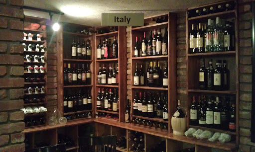 Wine Store «Classic Wineseller Inc», reviews and photos, 20 Church St, Waynesville, NC 28786, USA