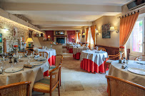 Atmosphère du Restaurant français Auberge des Chenêts à Vault-de-Lugny - n°1