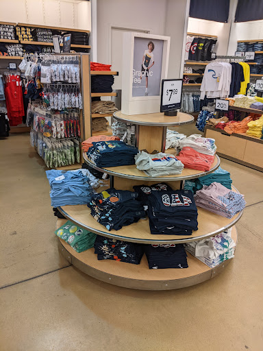 Clothing Store «Gap Outlet», reviews and photos, 424 Outlet Center Dr, Queenstown, MD 21658, USA