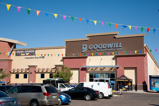 Thrift Store «35th Ave & Southern Goodwill Retail Store & Donation Center», reviews and photos, 3636 W Southern Ave, Phoenix, AZ 85041, USA
