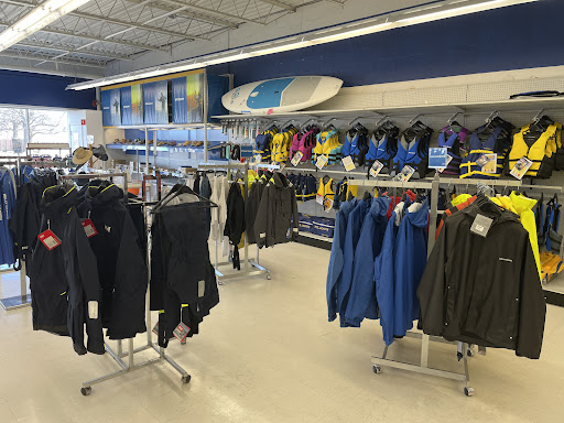 Marine Supply Store «West Marine», reviews and photos, 4141 S 76th St, Greenfield, WI 53220, USA