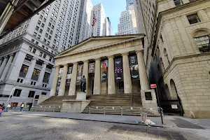 Federal Hall image