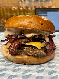 Plats et boissons du Restaurant de hamburgers Sold Out Burger à Paris - n°2