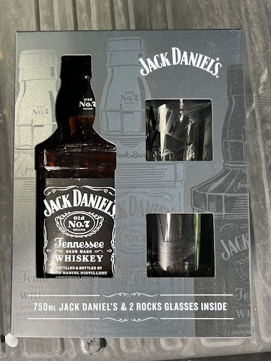 Liquor Store «ShopRite Wines & Spirits», reviews and photos, 220 W Passaic St, Rochelle Park, NJ 07662, USA