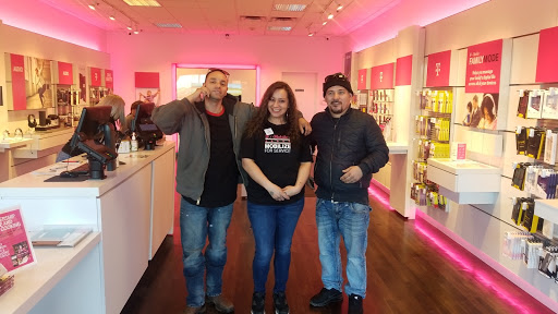 Cell Phone Store «T-Mobile», reviews and photos, 14413 W Colfax Ave C, Lakewood, CO 80401, USA