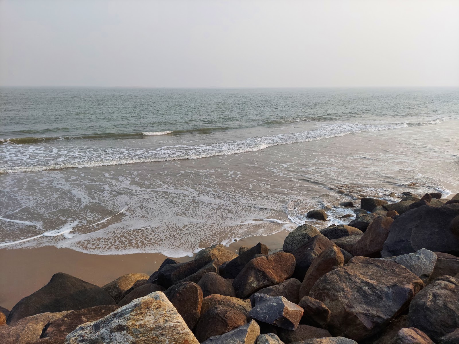 Φωτογραφία του Pentha Sea Beach με καθαρό νερό επιφάνεια