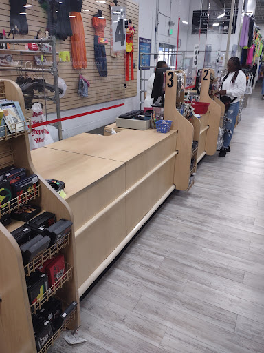 Uniform Store «Scrub Pro Uniforms & Alko Clothing Outlet», reviews and photos, 8801 Kelso Dr, Baltimore, MD 21221, USA