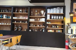 Librería Café Ateneo image