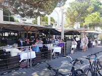 Atmosphère du Restaurant La Petite Moulerie à Arcachon - n°1