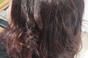 Myst'Hair Coiffeuse Thérapeute Capillaire Dermographe image
