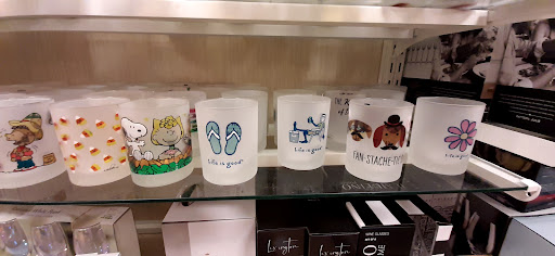 Department Store «HomeGoods», reviews and photos, 5530 Reseda Blvd, Tarzana, CA 91356, USA