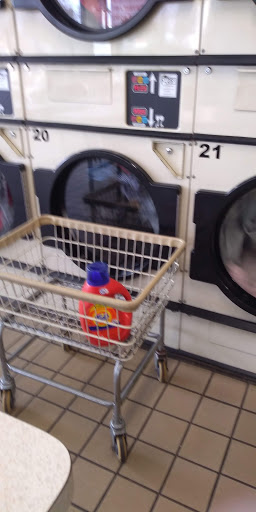 Hicksville Laundry Center image 9