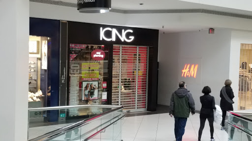 Shoe Store «SKECHERS Retail», reviews and photos, 5 Woodfield Mall, Schaumburg, IL 60173, USA