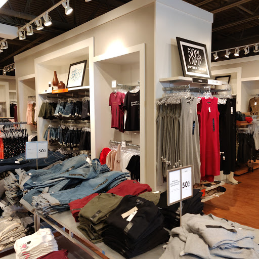 Clothing Store «Banana Republic», reviews and photos, 820 W Stacy Rd, Allen, TX 75013, USA