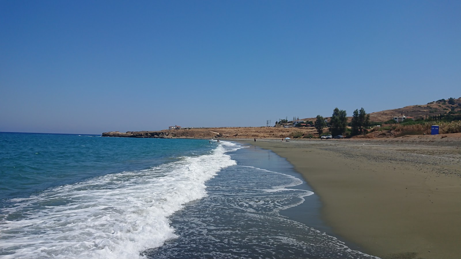 Pachiammos beach的照片 带有碧绿色纯水表面