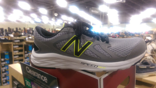 Shoe Store «DSW Designer Shoe Warehouse», reviews and photos, 2100 Park Manor Blvd, Pittsburgh, PA 15205, USA