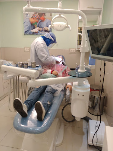 Opiniones de Cirugia bucal-Clínica Dental Comas en Comas - Dentista