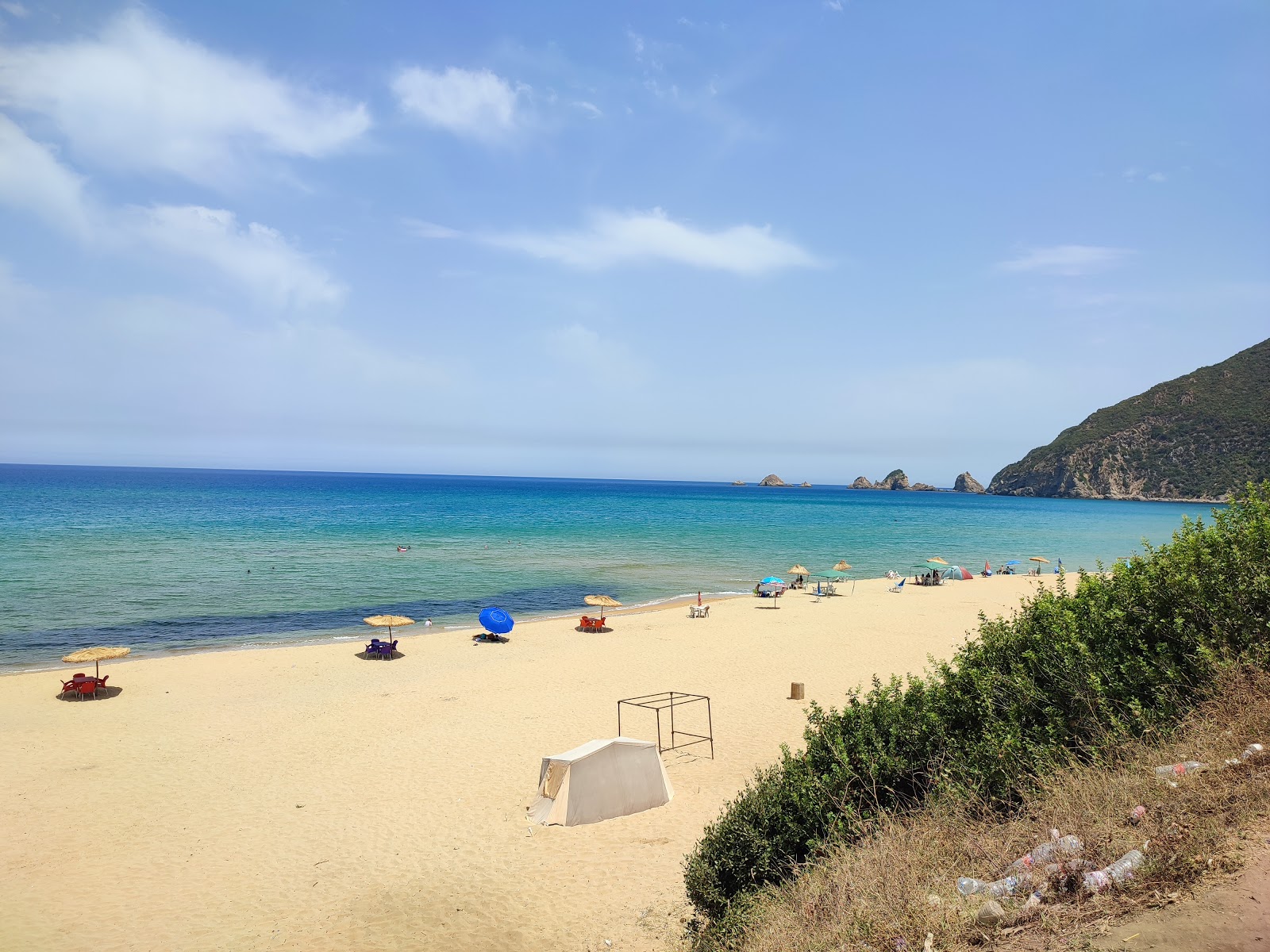 Foto van Oued tanji, the Beach met turquoise puur water oppervlakte