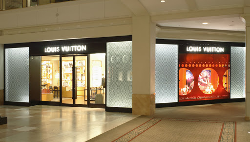 Louis Vuitton White Plains Westchester image 4