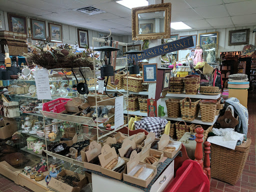 Antique Store «The Country Store», reviews and photos, 3850 Nashville Rd, Franklin, KY 42134, USA
