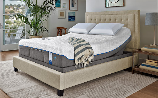 Furniture Store «Leon Furniture Store Phoenix AZ», reviews and photos, 3434 W Greenway Rd, Phoenix, AZ 85053, USA