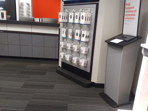 Cell Phone Store «Verizon», reviews and photos, 890 Lawrenceville-Suwanee Rd, Lawrenceville, GA 30043, USA