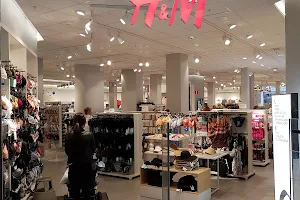 H&M image