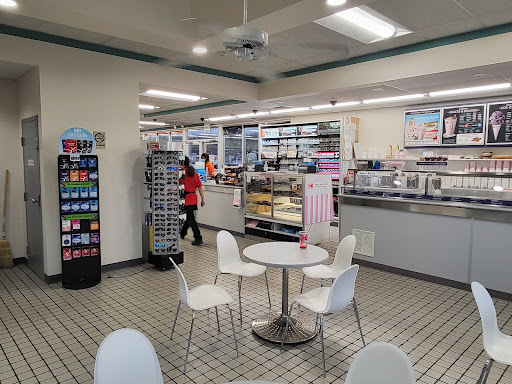 Gas Station «United Dairy Farmers», reviews and photos, 5540 Dixie Hwy, Fairfield, OH 45014, USA