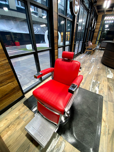 Comments and reviews of Reesha Barbers Midtown - Colony Square