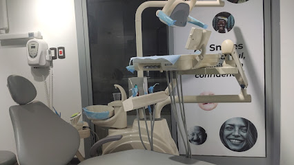 Aleyada dental clinic العيادة لطب الاسنان