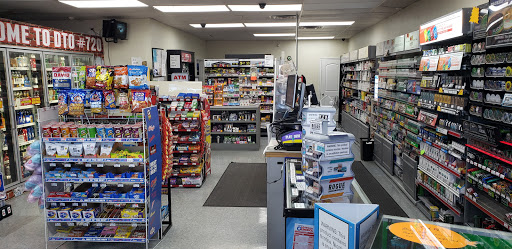 Tobacco Shop «Discount Tobacco Outlet», reviews and photos, 987 S Riverside Dr, Clarksville, TN 37040, USA