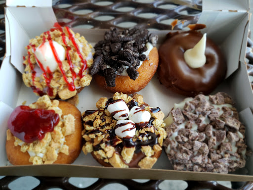 Donut Shop «Peace, Love and Little Donuts of Bridgeville», reviews and photos, 1155 Washington Pike #69, Bridgeville, PA 15017, USA