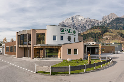 Freund Naturholz GmbH & Co KG Tischlerei und Möbelhandel