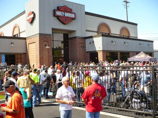 Harley-Davidson Dealer «Mathews Harley-Davidson», reviews and photos, 548 N Blackstone Ave, Fresno, CA 93701, USA